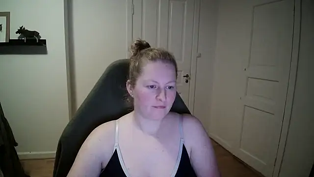 Snapshot of Girlnina-1995 chatting on 17, 12, 2024 Girlnina-1995 online show from 17, 12, 2024