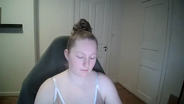 Snapshot of Girlnina-1995 chatting on 5, 2, 2025 Girlnina-1995 online show from 5, 2, 2025