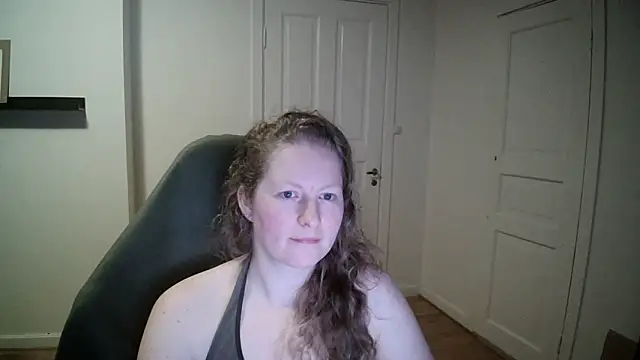 Snapshot of Girlnina-1995 chatting on 3, 3, 2025 Girlnina-1995 online show from 3, 3, 2025