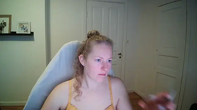 Snapshot of Girlnina-1995 chatting on 1, 10, 2025 Girlnina-1995 online show from 1, 10, 2025