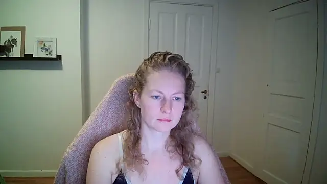 Snapshot of Girlnina-1995 chatting on 8, 10, 2025 Girlnina-1995 online show from 8, 10, 2025