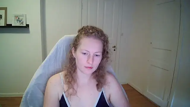 Snapshot of Girlnina-1995 chatting on 29, 10, 2025 Girlnina-1995 online show from 29, 10, 2025