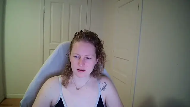 Girlnina-1995 online show from 7, 4, 2026