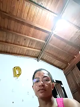 Snapshot of Bigassmommy_x chatting on 18, 11, 2025 Bigassmommy x online show from 18, 11, 2025