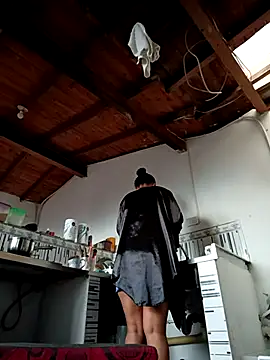 Snapshot of Bigassmommy_x chatting on 2, 12, 2025 Bigassmommy x online show from 2, 12, 2025