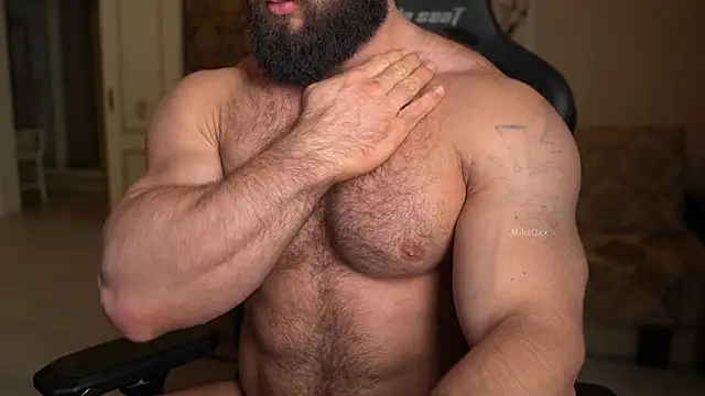 Snapshot of mike0xx chatting on 9, 10, 2025 mike0xx online show from 9, 10, 2025