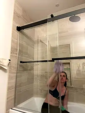 Snapshot of XXlolaXX chatting on 28, 10, 2025 XXlolaXX online show from 28, 10, 2025