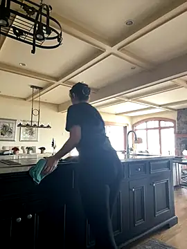 Snapshot of XXlolaXX chatting on 3, 11, 2025 XXlolaXX online show from 3, 11, 2025