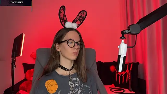 DivineBite online show from 18, 10, 2025