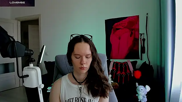 Snapshot of DivineBite chatting on 9, 7, 2026 DivineBite online show from 9, 7, 2026