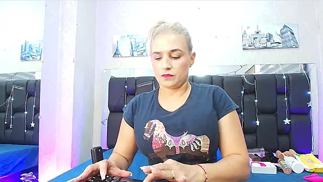 Snapshot of _carolina_fox chatting on 20, 3, 2025  carolina fox online show from 20, 3, 2025