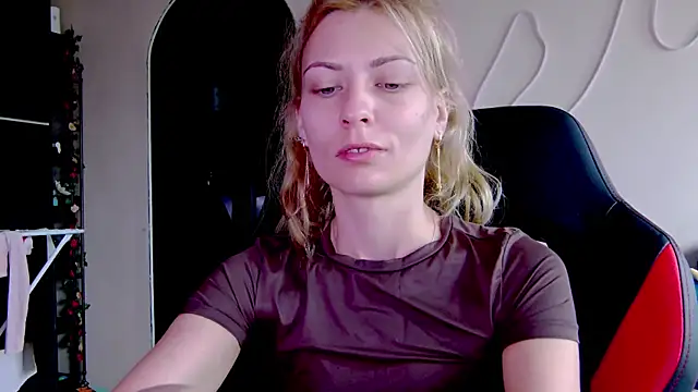 karo123421 online show from 8, 11, 2025