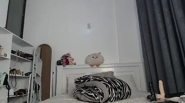 Snapshot of peeky_pinky chatting on 5, 2, 2025 peeky pinky online show from 5, 2, 2025