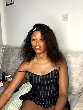 Snapshot of peeky_pinky chatting on 8, 11, 2025 peeky pinky online show from 8, 11, 2025