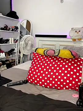 Snapshot of peeky_pinky chatting on 13, 11, 2025 peeky pinky online show from 13, 11, 2025