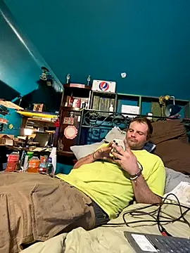 Snapshot of charactrzero chatting on 22, 10, 2025 charactrzero online show from 22, 10, 2025