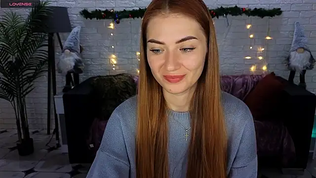 Snapshot of Adelyna_Bird chatting on 12, 12, 2024 Adelyna Bird online show from 12, 12, 2024