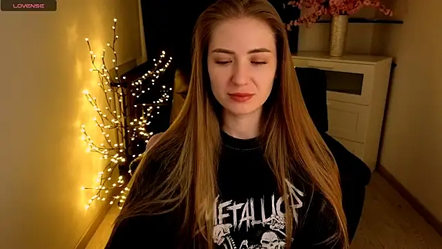 Adelyna Bird online show from 4, 5, 2026