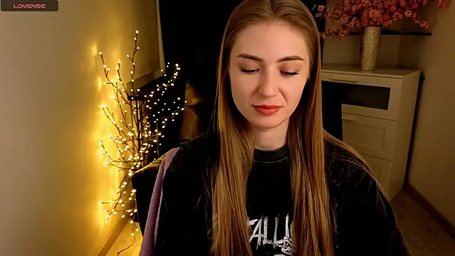 Adelyna Bird online show from 11, 5, 2026