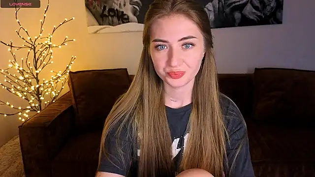 Adelyna Bird online show from 18, 6, 2026