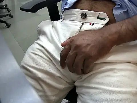 Snapshot of hotdikforu chatting on 1, 4, 2026 hotdikforu online show from 1, 4, 2026