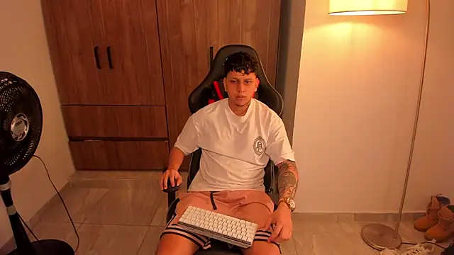 Snapshot of Jake_simons chatting on 14, 2, 2026 Jake simons online show from 14, 2, 2026