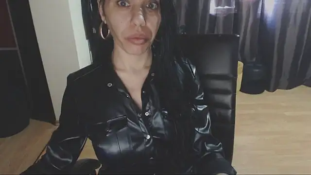 Snapshot of GoldenSasha chatting on 26, 2, 2025 GoldenSasha online show from 26, 2, 2025