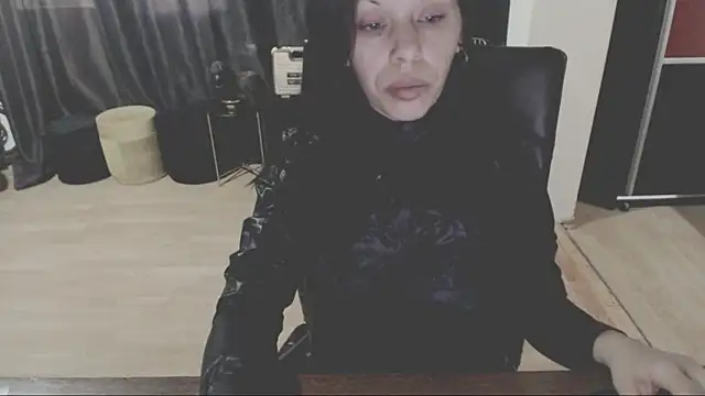 Snapshot of GoldenSasha chatting on 23, 10, 2025 GoldenSasha online show from 23, 10, 2025