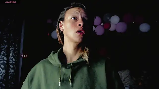 Summer XO online show from 20, 1, 2025