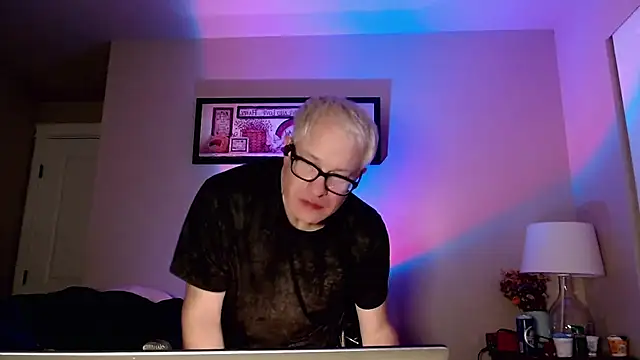 Snarfle82 online show from 30, 11, 2025