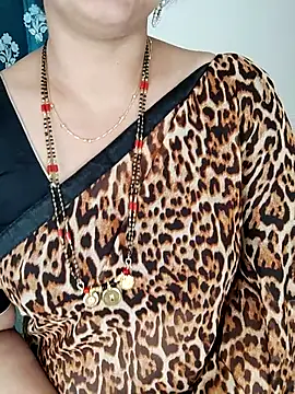 Snapshot of Indian_desi_wife chatting on 4, 10, 2025 Indian desi wife online show from 4, 10, 2025