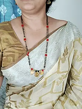 Snapshot of Indian_desi_wife chatting on 8, 11, 2025 Indian desi wife online show from 8, 11, 2025