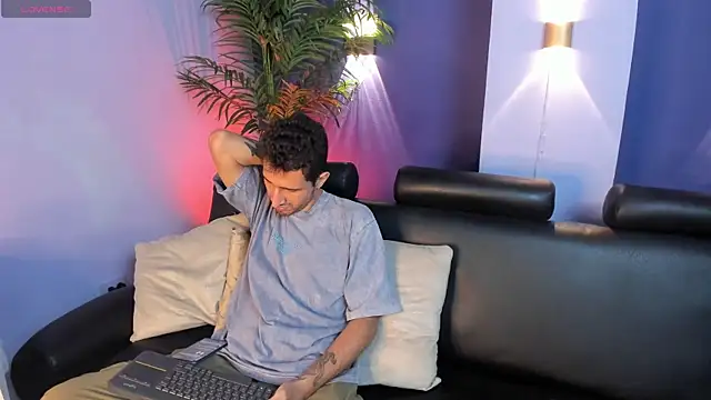 Snapshot of sam_bisex chatting on 12, 4, 2026 sam bisex online show from 12, 4, 2026