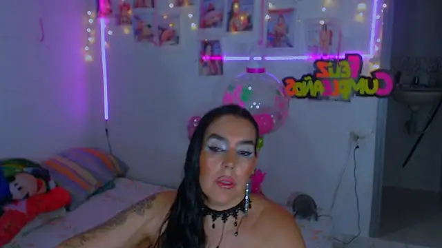 Snapshot of sweet_vanessa_22 chatting on 7, 12, 2024 sweet vanessa 22 online show from 7, 12, 2024