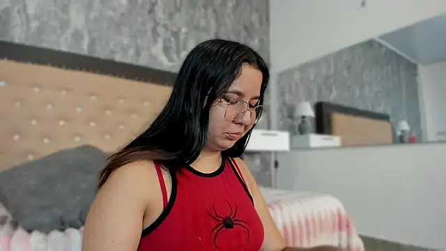 Lia sarahi online show from 4, 10, 2025