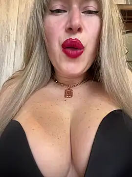 Snapshot of Kittenforyou chatting on 12, 3, 2026 Kittenforyou online show from 12, 3, 2026