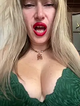 Snapshot of Kittenforyou chatting on 1, 4, 2026 Kittenforyou online show from 1, 4, 2026