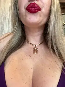 Snapshot of Kittenforyou chatting on 15, 4, 2026 Kittenforyou online show from 15, 4, 2026