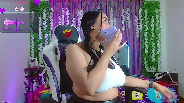 Snapshot of ariana-lopez chatting on 24, 11, 2025 ariana-lopez online show from 24, 11, 2025