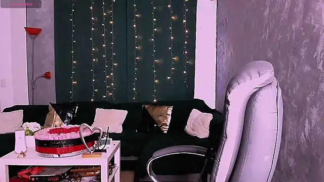 XoniaGraceful online show from 3, 10, 2025