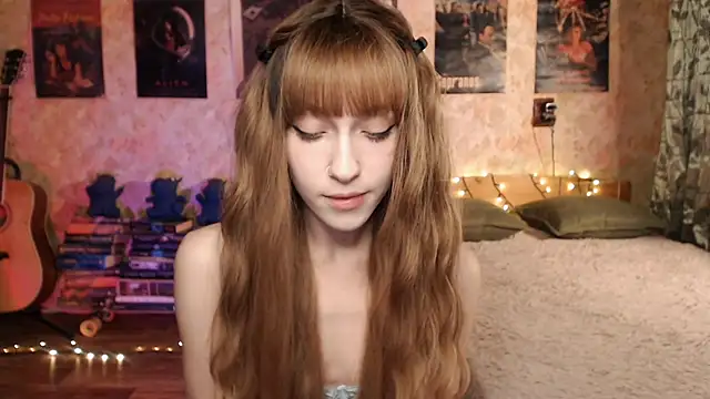 Snapshot of Friendly_Ellie chatting on 6, 12, 2024 Friendly Ellie online show from 6, 12, 2024