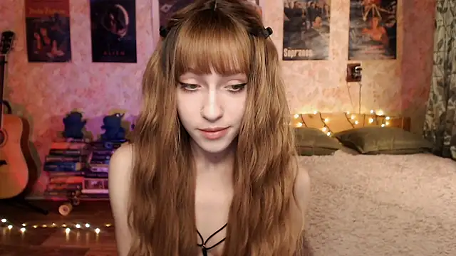 Snapshot of Friendly_Ellie chatting on 10, 12, 2024 Friendly Ellie online show from 10, 12, 2024