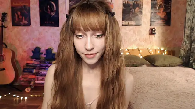 Snapshot of Friendly_Ellie chatting on 21, 12, 2024 Friendly Ellie online show from 21, 12, 2024