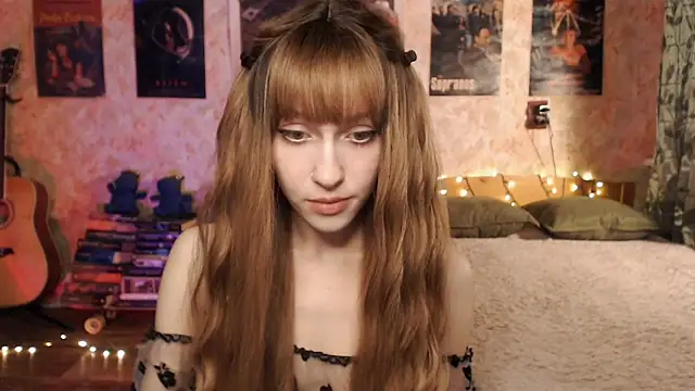 Snapshot of Friendly_Ellie chatting on 25, 12, 2024 Friendly Ellie online show from 25, 12, 2024