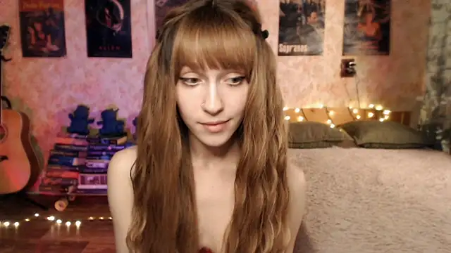 Snapshot of Friendly_Ellie chatting on 27, 12, 2024 Friendly Ellie online show from 27, 12, 2024