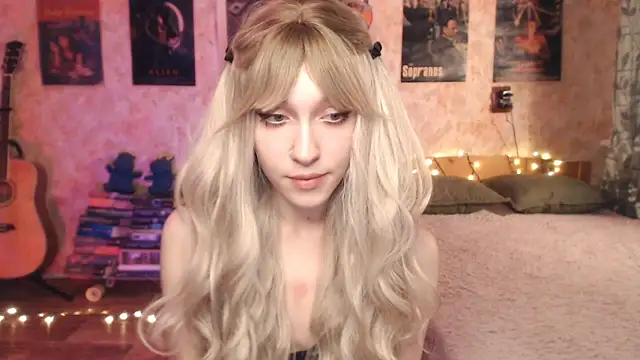 Snapshot of Friendly_Ellie chatting on 10, 1, 2025 Friendly Ellie online show from 10, 1, 2025