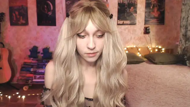 Snapshot of Friendly_Ellie chatting on 11, 1, 2025 Friendly Ellie online show from 11, 1, 2025
