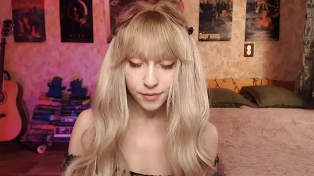 Snapshot of Friendly_Ellie chatting on 2, 3, 2025 Friendly Ellie online show from 2, 3, 2025
