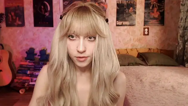 Snapshot of Friendly_Ellie chatting on 5, 3, 2025 Friendly Ellie online show from 5, 3, 2025
