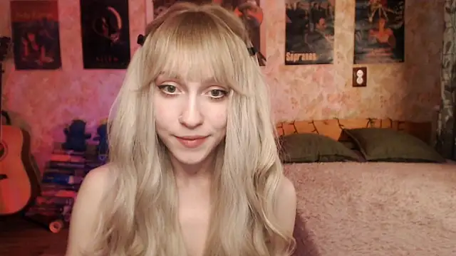 Snapshot of Friendly_Ellie chatting on 12, 3, 2025 Friendly Ellie online show from 12, 3, 2025